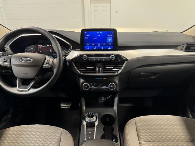 Photo of 2020 Ingot Silver Metallic Ford Escape