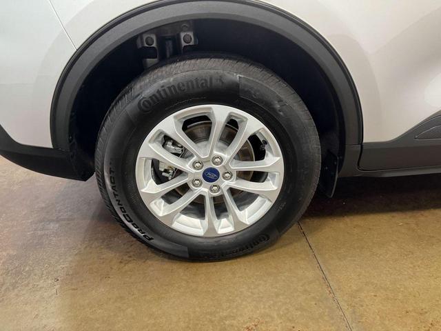 Photo of 2020 Ingot Silver Metallic Ford Escape