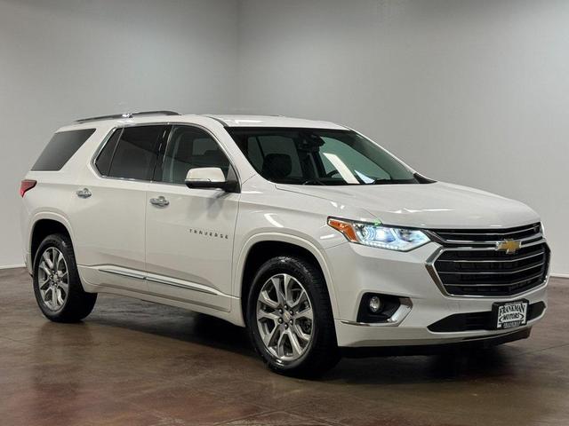 Photo of 2021 Iridescent Pearl Tricoat Chevrolet Traverse
