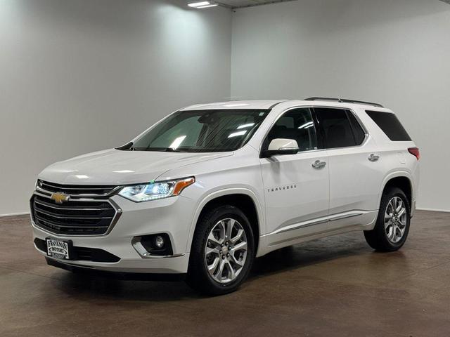 Photo of 2021 Iridescent Pearl Tricoat Chevrolet Traverse