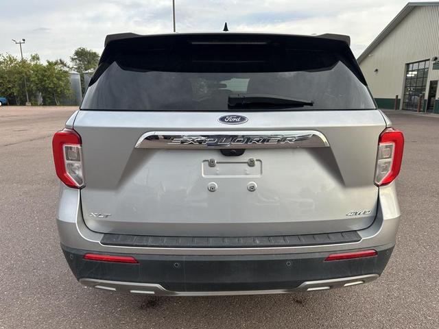 Photo of 2023 Silver Metallic Ford Explorer