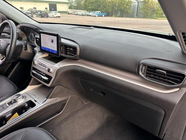 Photo of 2023 Silver Metallic Ford Explorer