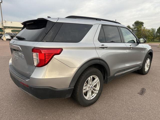 Photo of 2023 Silver Metallic Ford Explorer