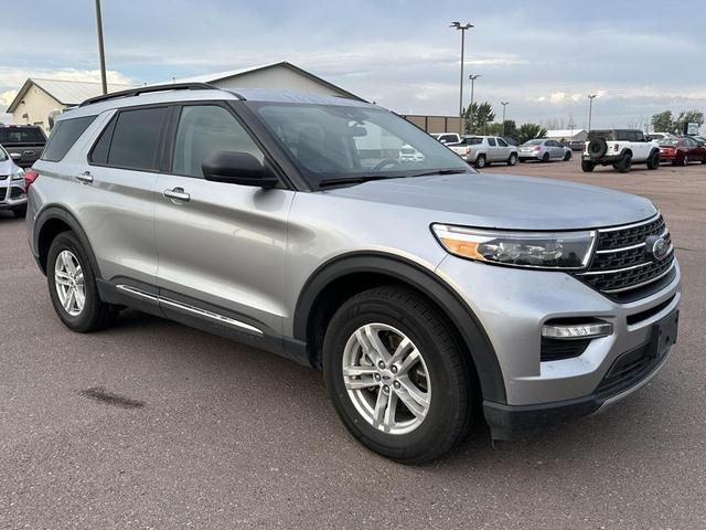 Photo of 2023 Silver Metallic Ford Explorer