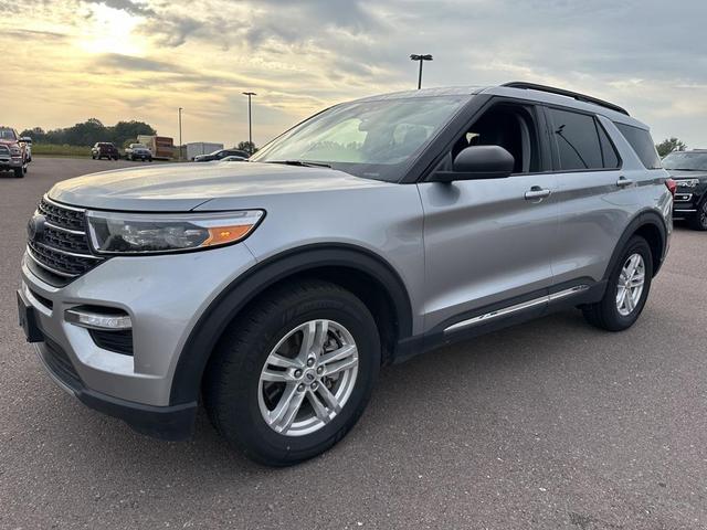 Photo of 2023 Silver Metallic Ford Explorer