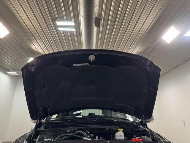 Photo of 2022 Diamond Black Crystal Pearlcoat RAM 1500 Classic