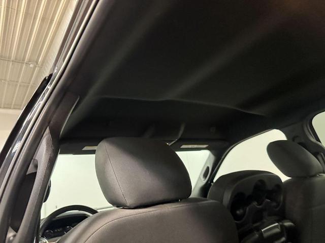 Photo of 2022 Diamond Black Crystal Pearlcoat RAM 1500 Classic