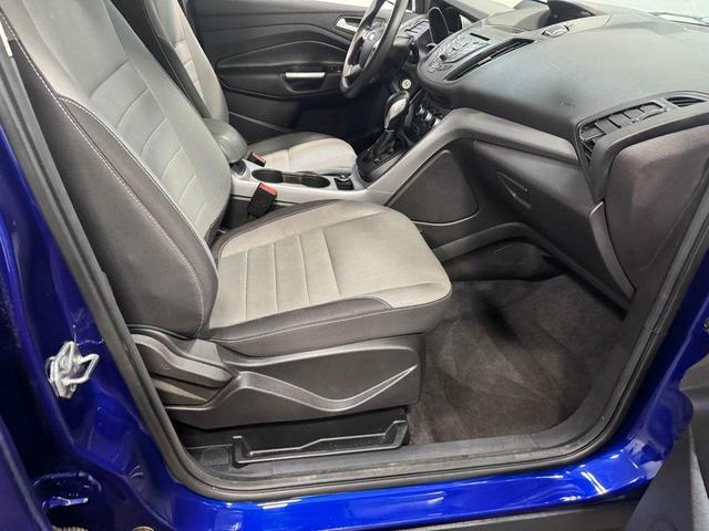 Photo of 2016 Deep Impact Blue Ford Escape