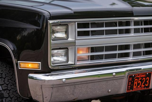 Photo of 1986 Black Chevrolet C10/K10