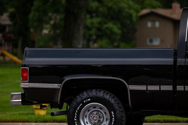 Photo of 1986 Black Chevrolet C10/K10