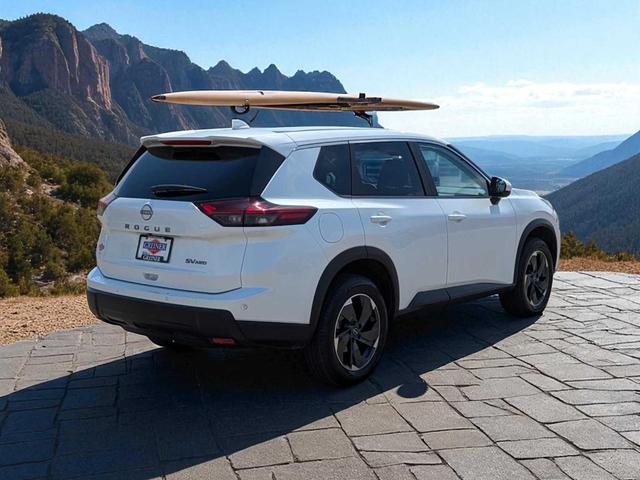 Photo of 2024 Everest White P Nissan Rogue