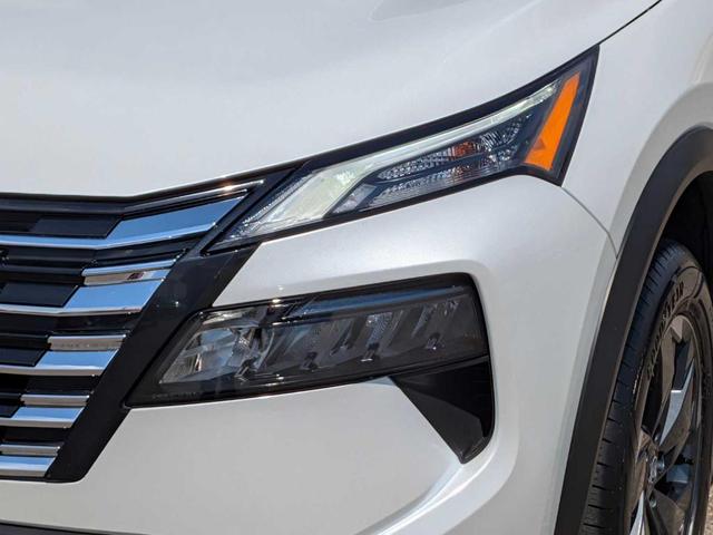 Photo of 2024 Everest White P Nissan Rogue