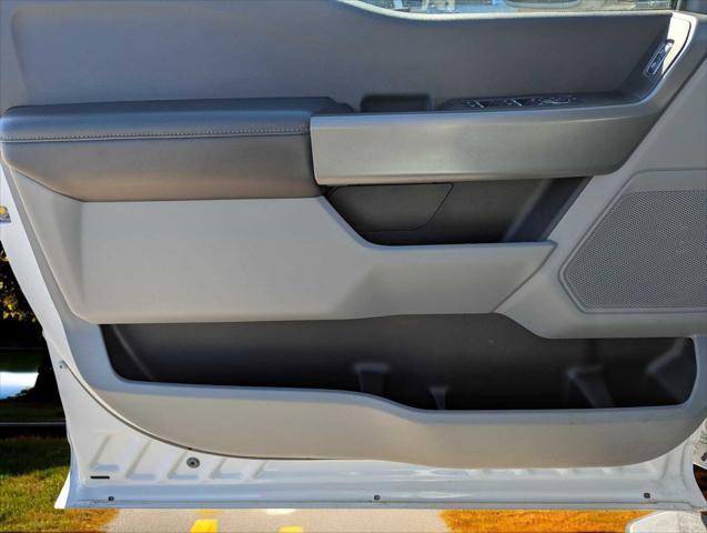 Photo of 2024 Oxford White Ford F-350