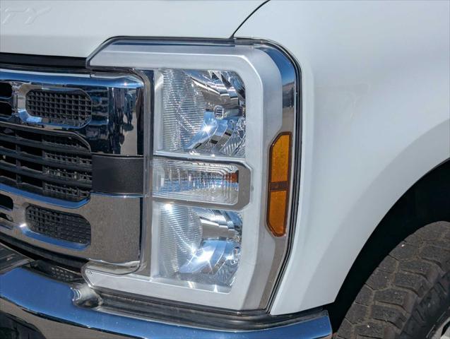 Photo of 2024 Oxford White Ford F-350