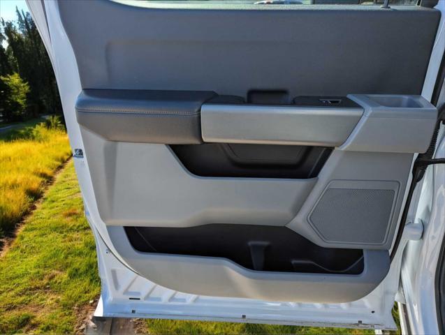 Photo of 2024 Oxford White Ford F-350