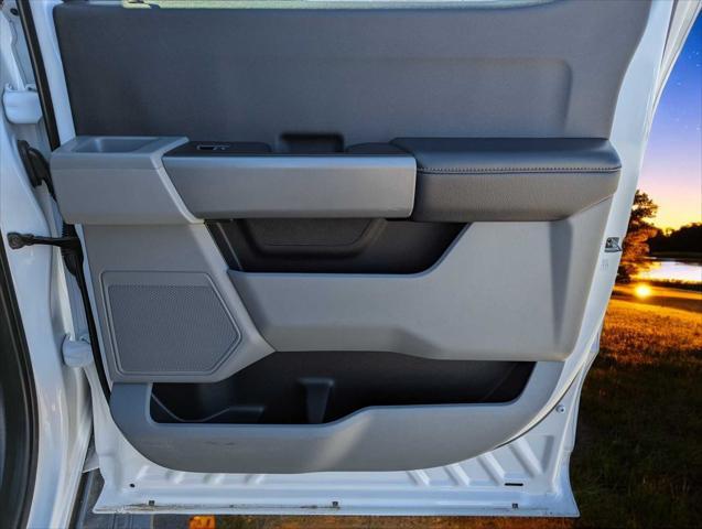 Photo of 2024 Oxford White Ford F-350