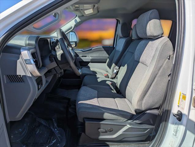 Photo of 2024 Oxford White Ford F-350