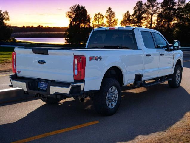 Photo of 2024 Oxford White Ford F-350