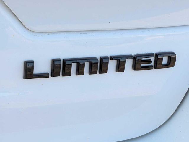 Photo of 2023 Bright White Clearcoat Jeep Grand Cherokee
