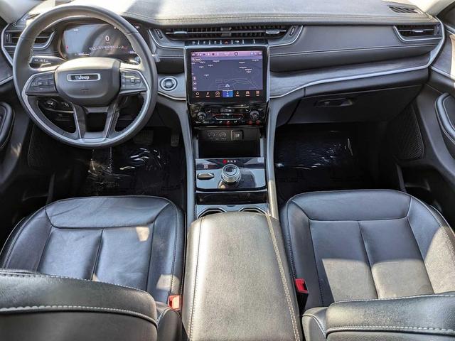 Photo of 2023 Bright White Clearcoat Jeep Grand Cherokee