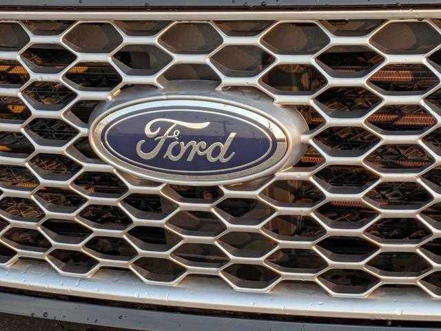 Photo of 2024 Agate Black Metallic Ford Edge