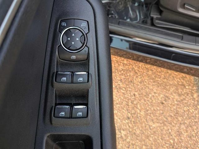 Photo of 2024 Agate Black Metallic Ford Edge