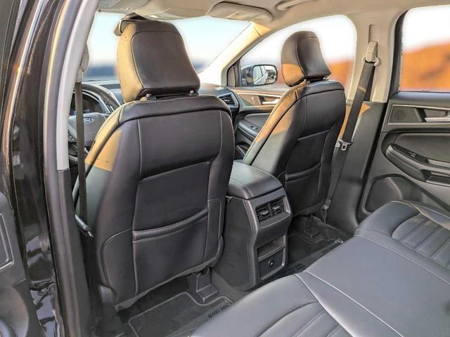 Photo of 2024 Agate Black Metallic Ford Edge