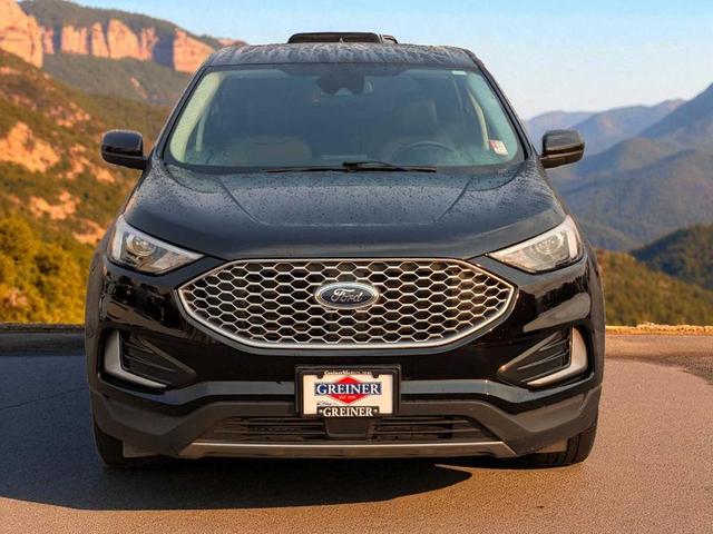 Photo of 2024 Agate Black Metallic Ford Edge