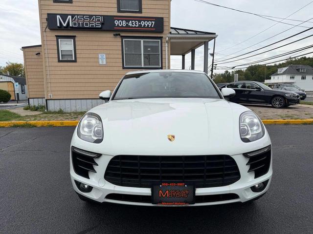 Photo of 2015 White Porsche Macan