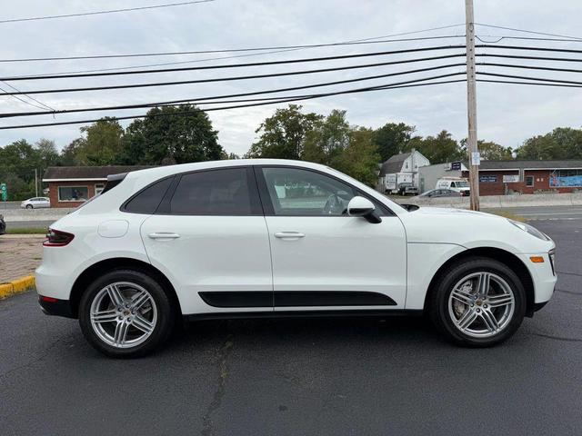 Photo of 2015 White Porsche Macan