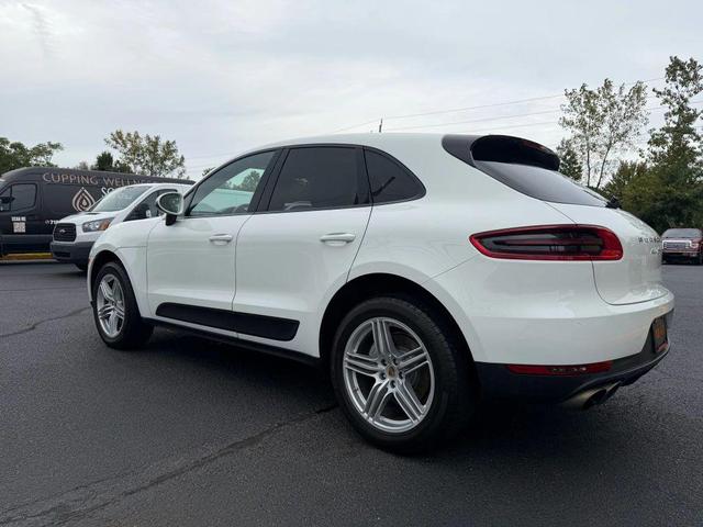 Photo of 2015 White Porsche Macan