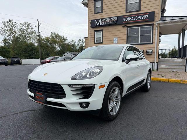 Photo of 2015 White Porsche Macan