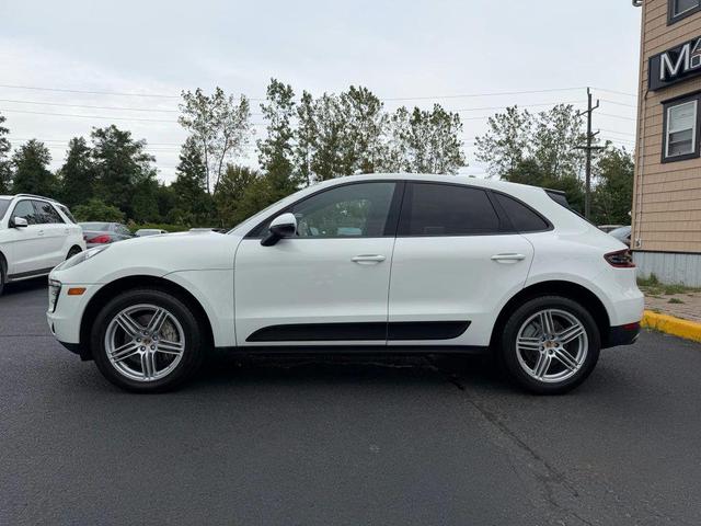 Photo of 2015 White Porsche Macan