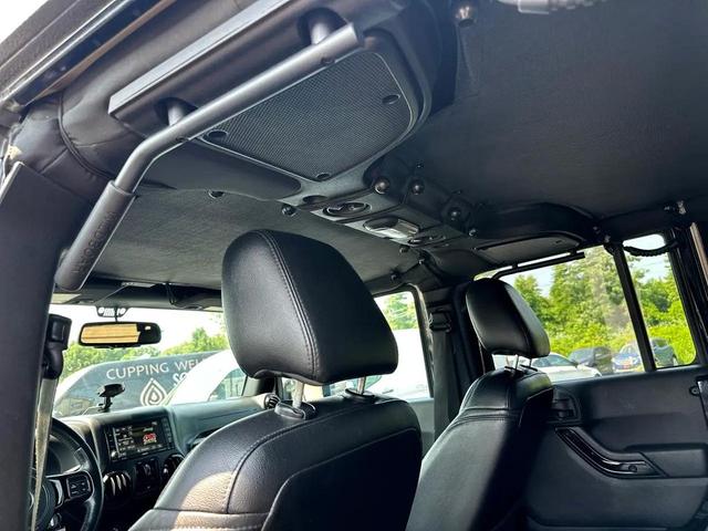 Photo of 2015 Black Clearcoat Jeep Wrangler Unlimited