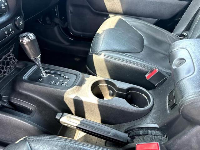 Photo of 2015 Black Clearcoat Jeep Wrangler Unlimited