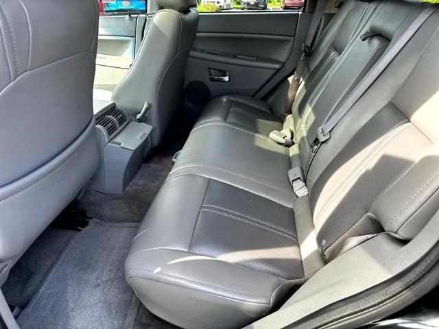 Photo of 2006 Black Clearcoat Jeep Grand Cherokee