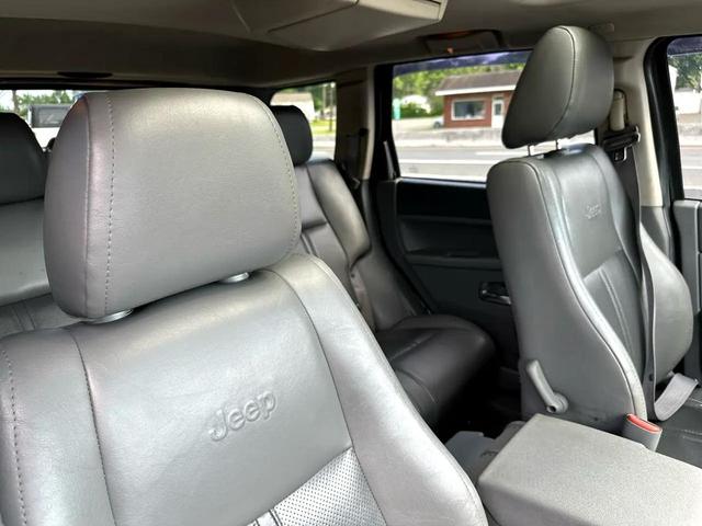 Photo of 2006 Black Clearcoat Jeep Grand Cherokee
