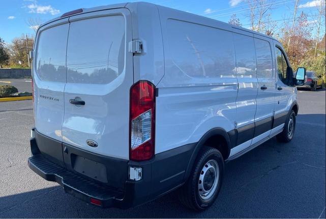 Photo of 2019 Oxford White Ford Transit-250