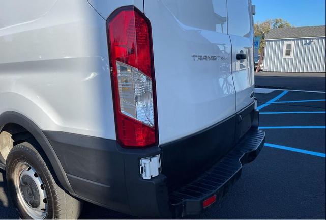 Photo of 2019 Oxford White Ford Transit-250