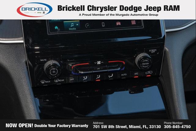 Photo of 2025 Diamond Black Crystal Pearlcoat Jeep Grand Cherokee