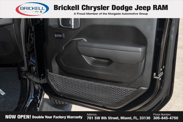 Photo of 2025 Black Clearcoat Jeep Wrangler