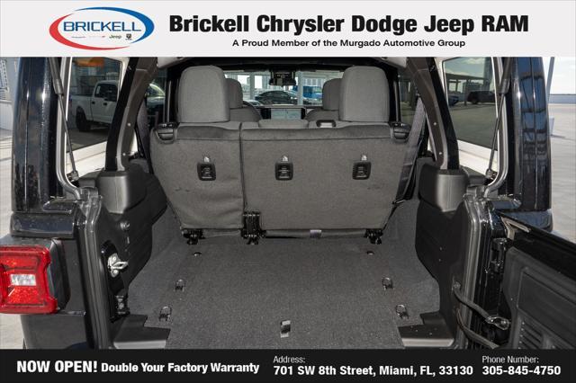 Photo of 2025 Black Clearcoat Jeep Wrangler