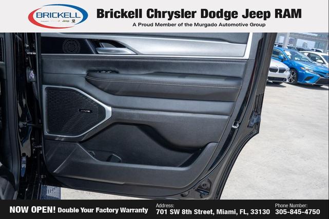 Photo of 2025 Diamond Black Crystal Pearlcoat Jeep Wagoneer