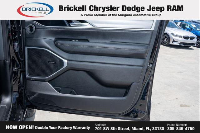 Photo of 2025 Diamond Black Crystal Pearlcoat Jeep Wagoneer