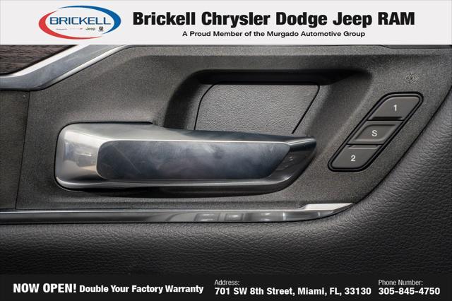 Photo of 2026 Diamond Black Crystal Pearlcoat RAM 1500