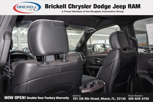 Photo of 2026 Diamond Black Crystal Pearlcoat RAM 1500