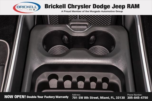 Photo of 2026 Diamond Black Crystal Pearlcoat RAM 1500