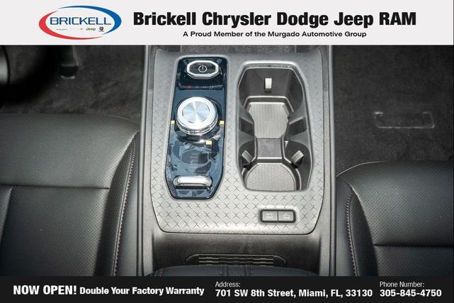 Photo of 2025 Silver Zynith Clearcoat Jeep Wagoneer S