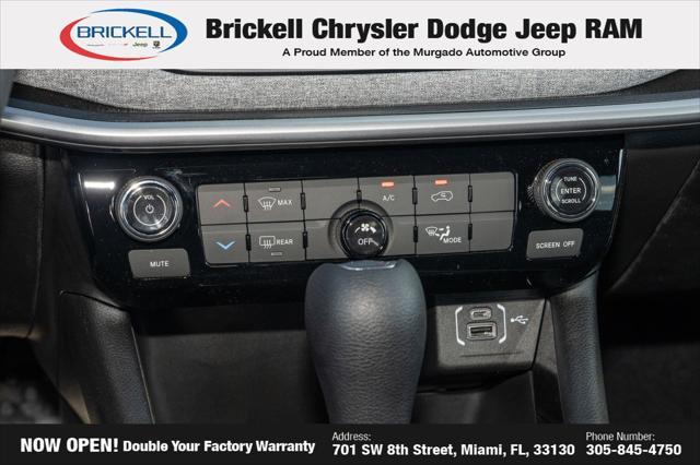 Photo of 2025 Bright White Clearcoat Jeep Compass