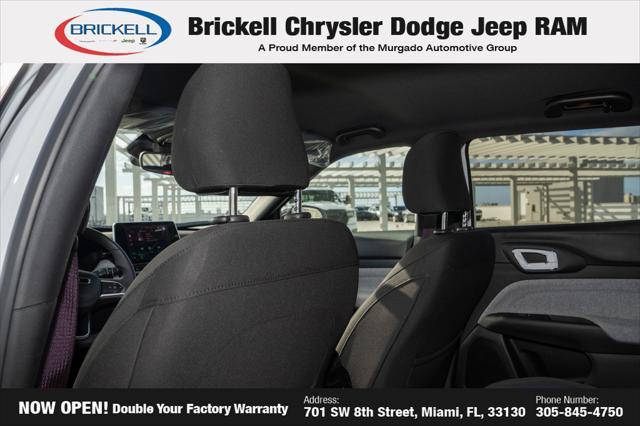 Photo of 2025 Bright White Clearcoat Jeep Compass